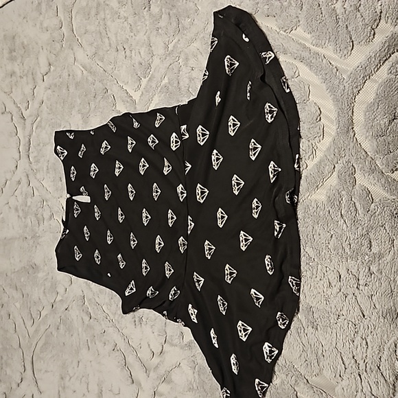 💖 $ 5 add to bundle Sleeveless Diamond peplum blouse💖 - Picture 4 of 5